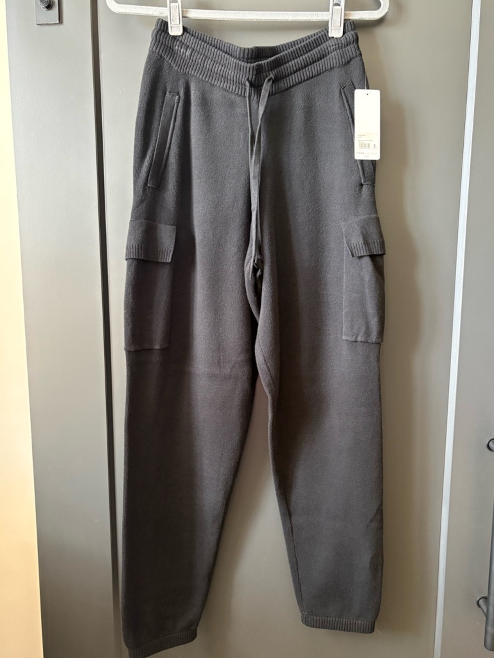 NWT Yogalicious Lux Chill Flow Black Sweater Knit Cargo Joggers